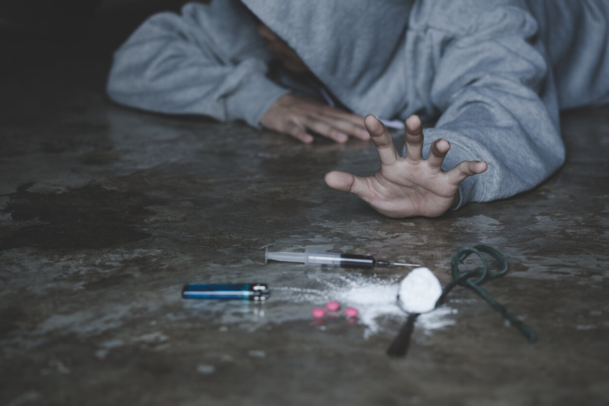 Porque Dependentes buscam alívio emocional nas drogas?