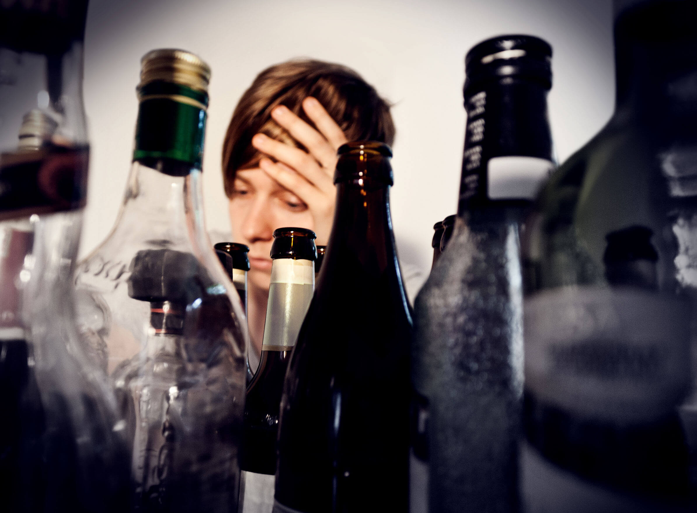 Alcoolismo: como se inicia e como acontece o tratamento