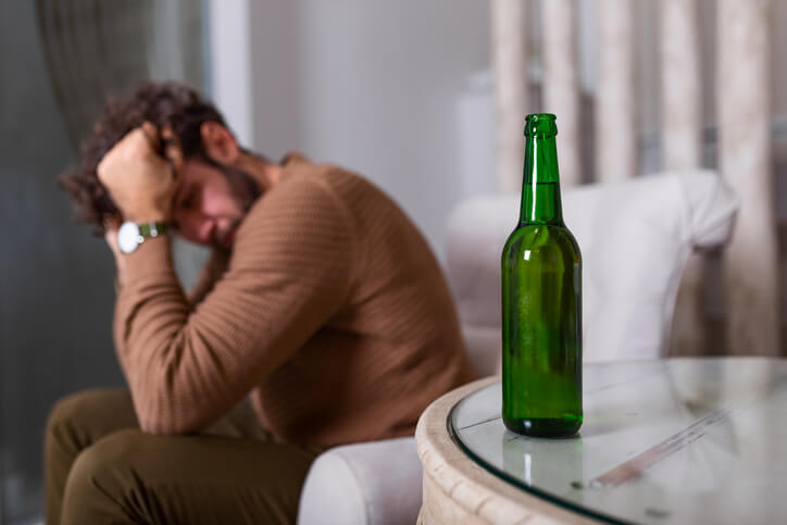 Por que ocorre a Abstinência Alcoólica, sintomas, riscos, como lidar e como prevenir