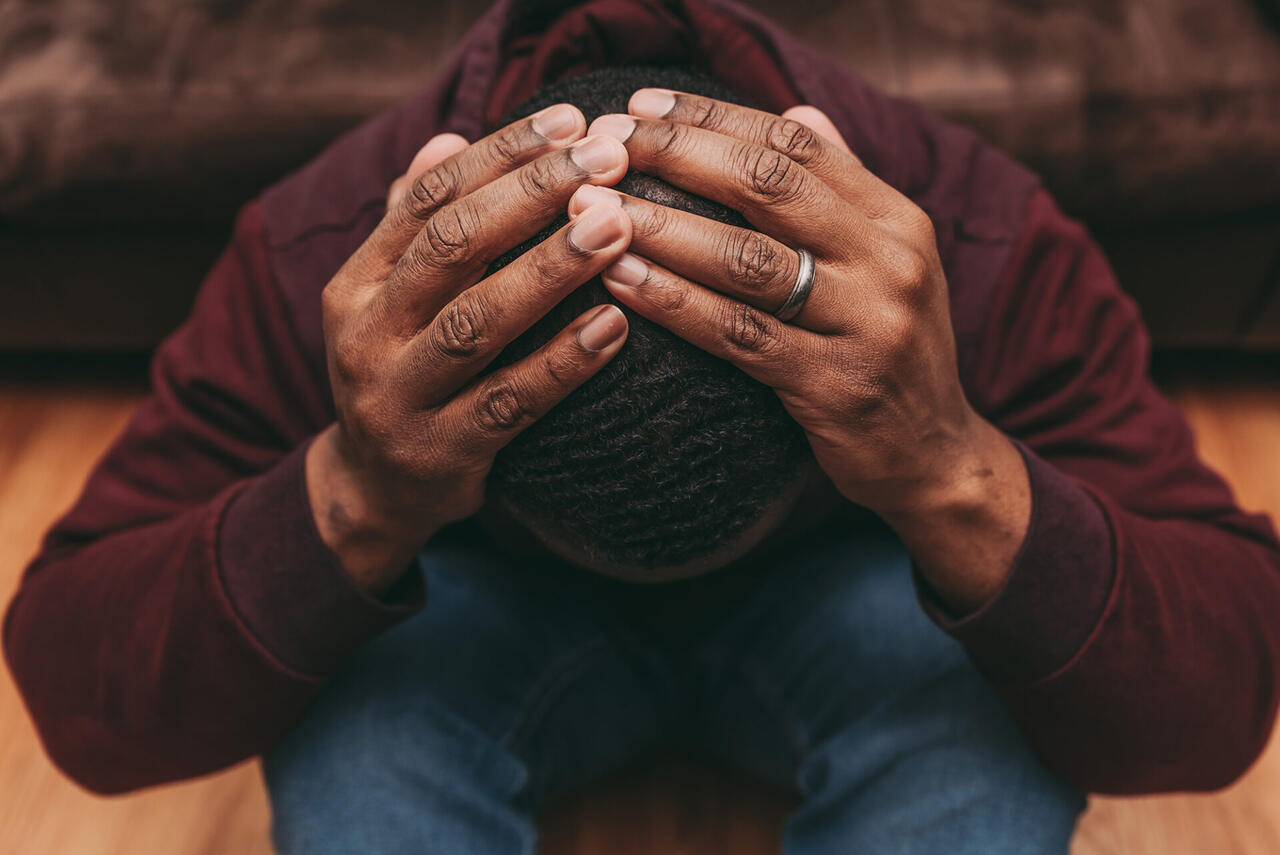 Entenda os sintomas da depressão masculina e como buscar apoio