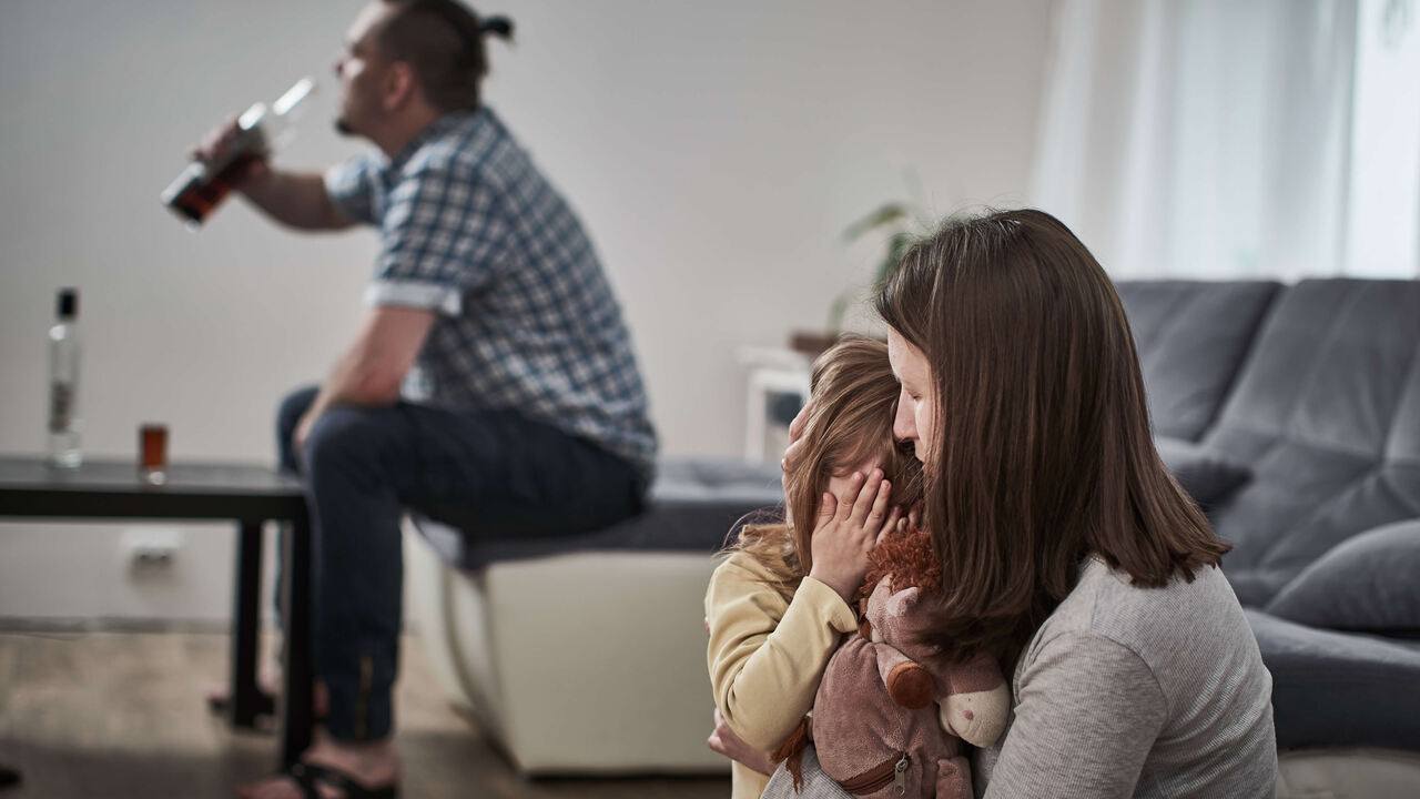 O impacto das drogas na família: consequências e caminhos de cuidado