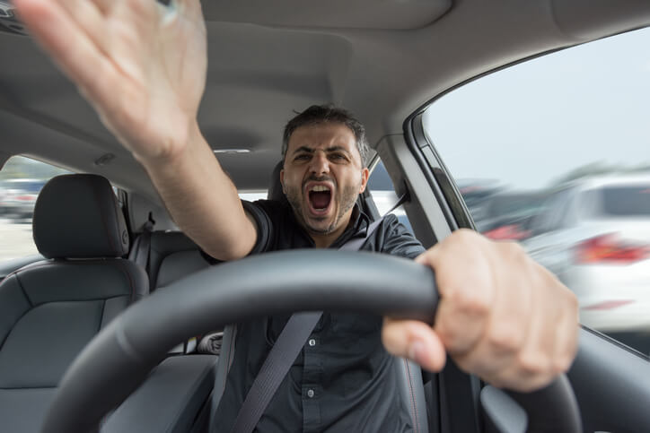 Comportamentos violentos e irritabilidade